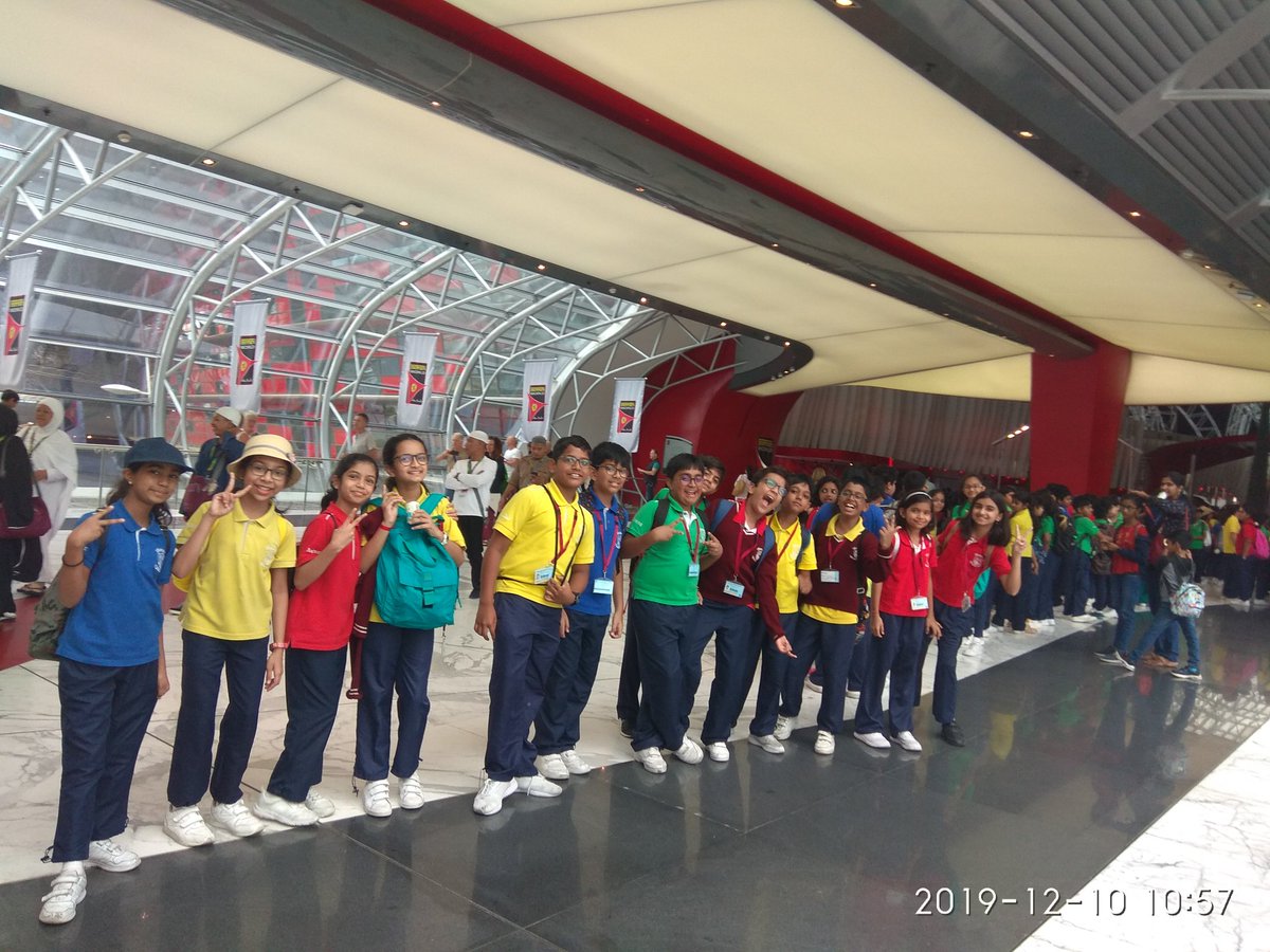 manjusha_h's tweet photo. 5D excited in entering to the world of wonder https://t.co/beCgbC9og4