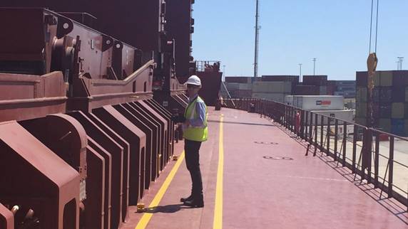 WayfinderAU's tweet photo. Wayfinder Ambassador Michael from LINX Cargo Care Group shares his journey into #supplychainandlogistics: 

Supply Chain and Logistics is incredibly diverse. I transitioned from a Business background into Stevedoring Operations, attracted by the dynamic and fast-paced environment https://t.co/hart4L7Dax