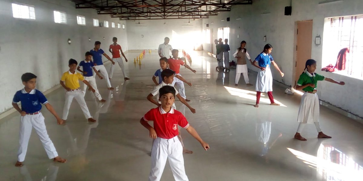 WorldRoshan's tweet photo. Roshan Dhoreliya World School has Taekwondo classes for students.Martial arts taught to school aged participants is highly beneficial for their growth and development.Regular practice will ensure students achieve a healthy and mobile body and focus and attentiveness during school https://t.co/frUrGQ26n2