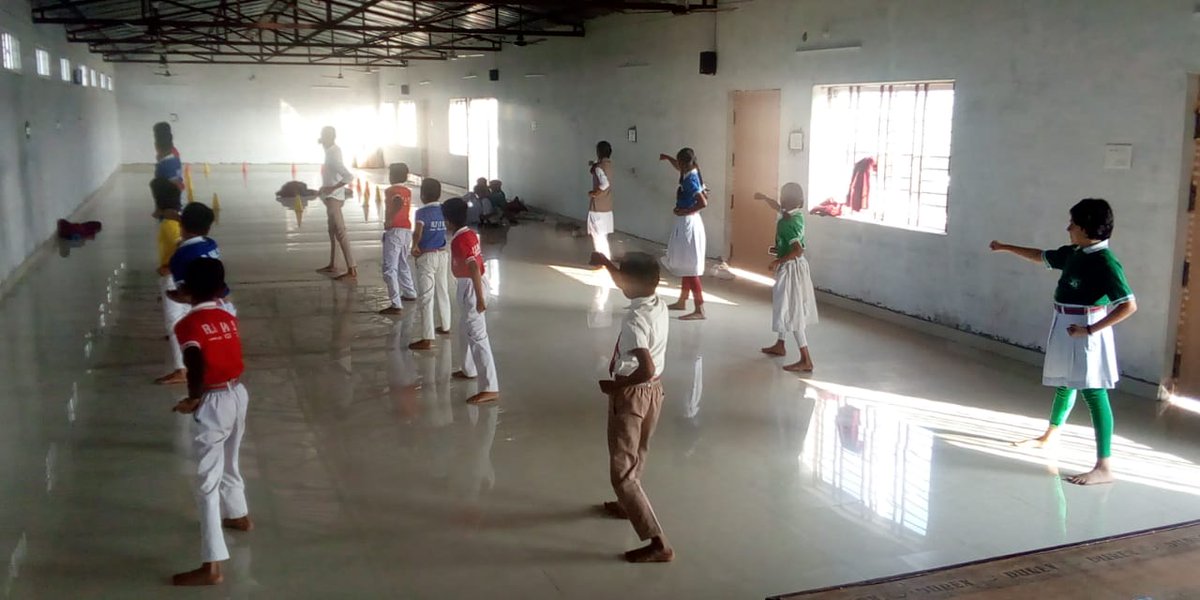 WorldRoshan's tweet photo. Roshan Dhoreliya World School has Taekwondo classes for students.Martial arts taught to school aged participants is highly beneficial for their growth and development.Regular practice will ensure students achieve a healthy and mobile body and focus and attentiveness during school https://t.co/frUrGQ26n2