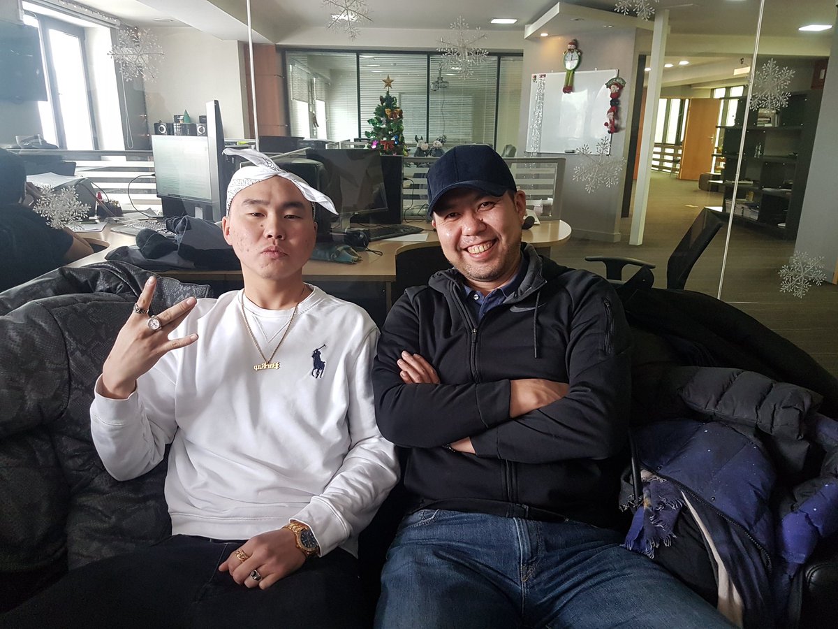 Дуучин @Pacrap1 жиргээнд нэгдсэн байна шүү. Олноороо дагаарай. #GiveMeJustice-г сонсоод фэн нь болцоон... youtu.be/Qh7bX6V6J2Q