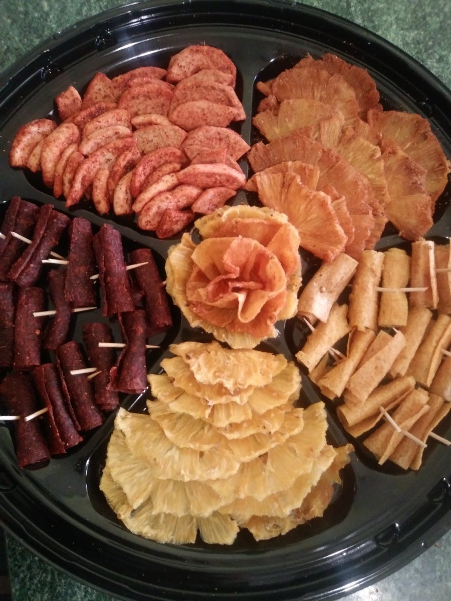malcantar72's tweet photo. Para esta época de celebraciones importantes, un SNACK para toda ocasión! 🍏🍍🍌🍎🍓
#snacksaludable
#snacksnaturales
#saludables
#navidad
#consumelocal https://t.co/Lz6NVy2g8B