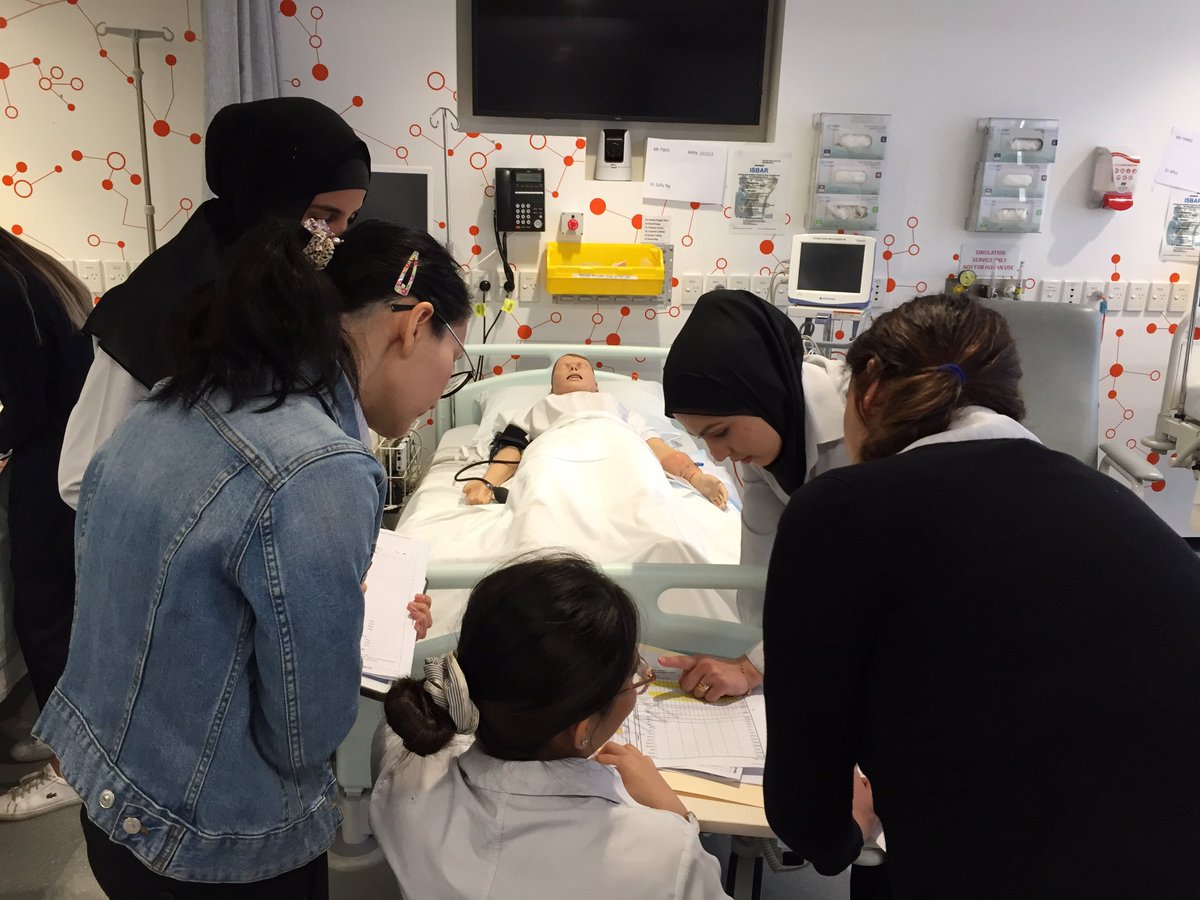 RCatanz3's tweet photo. Having fun on the ward @UTS_GSH simulation hospital undertaking patient medication management reviews! #virtualplacement #CP3 #medicationmanagement #learningthroughpractice @Lisa_G_Pont https://t.co/iOTeDzfBBj