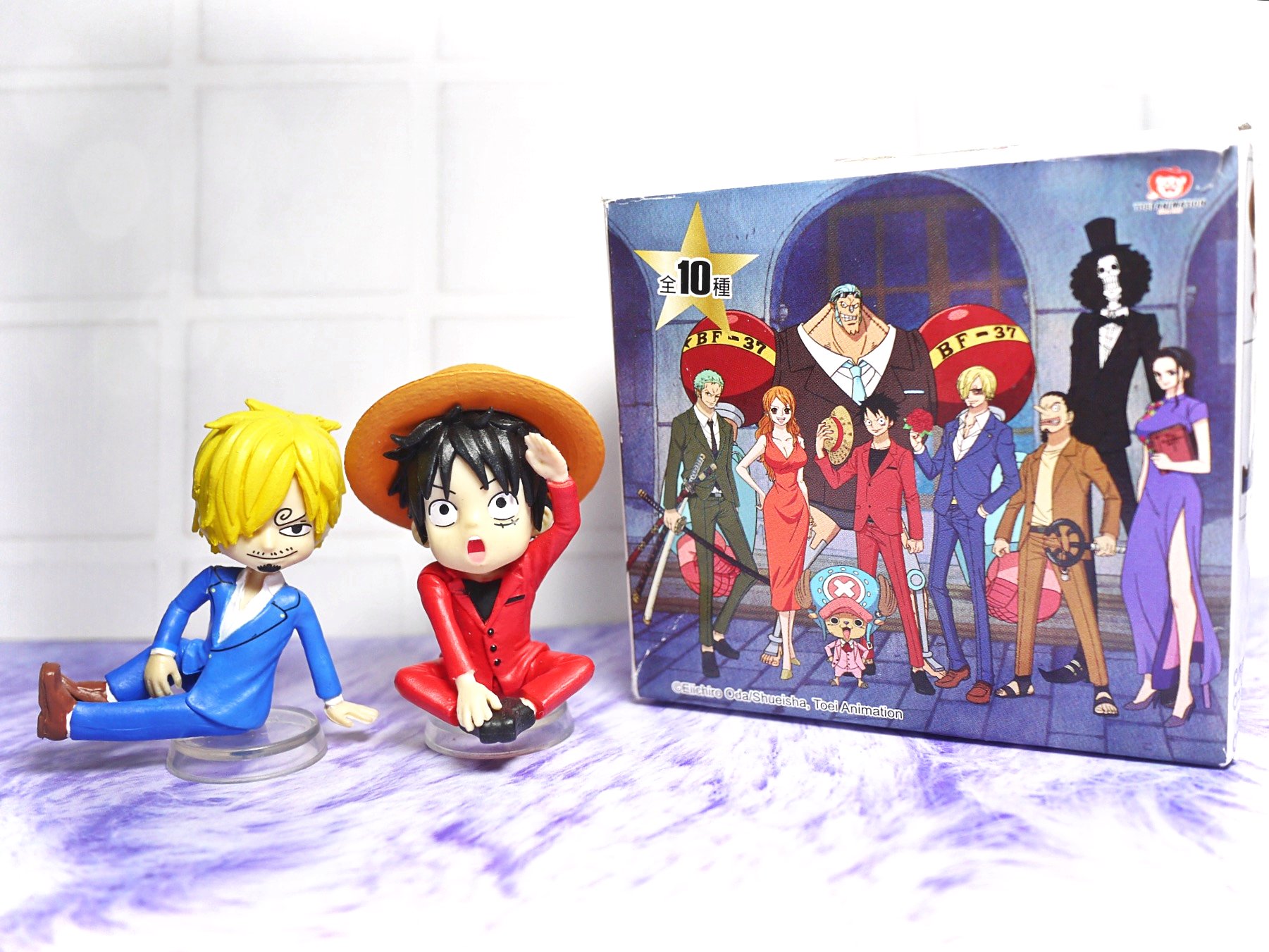 Lefty 台湾のアニメ周年記念特展のミニフィギュアのルフィ サンジ君を交換でお譲りいただいた なんとも味のある出来 そしてサンジ君の座り方w せっかくなのでvahのサンジ君にも同じポーズしてもらって記念撮影 ワンピースフィギュアを投稿しよう