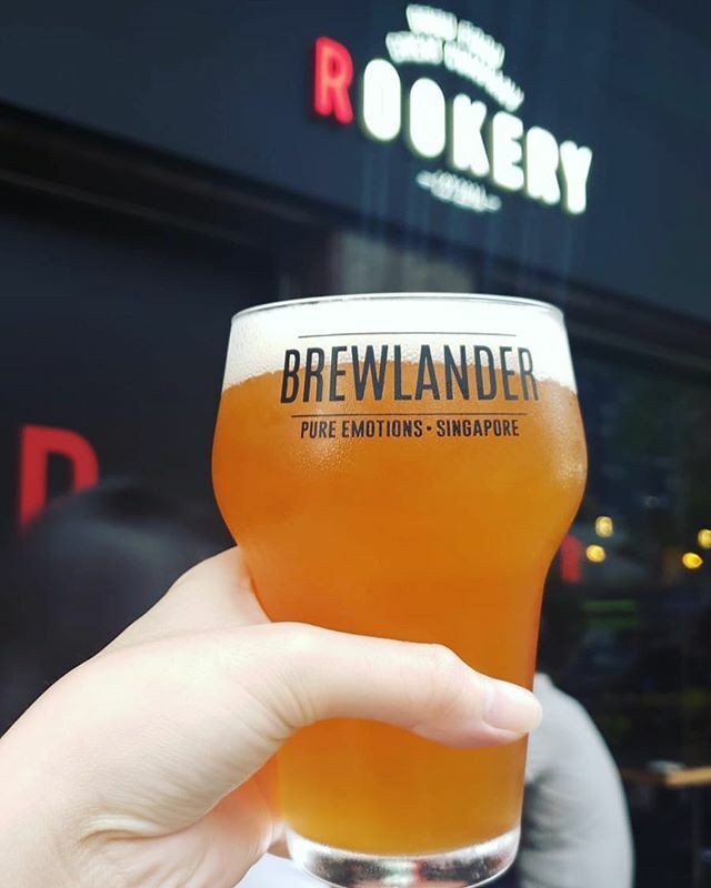 brewlander's tweet image. HAPPY MIDWEEK!!🤟🏼 Take a break after work and get your fix with our beers @rookerysg , they have two outlets in CBD at Capital Tower (Tanjong Pagar MRT) and Hong Leong Building (Raffles Place MRT) respectively😎

#craftbeersg #craftbeer #drinkcraft #d… ift.tt/2YAN1J2