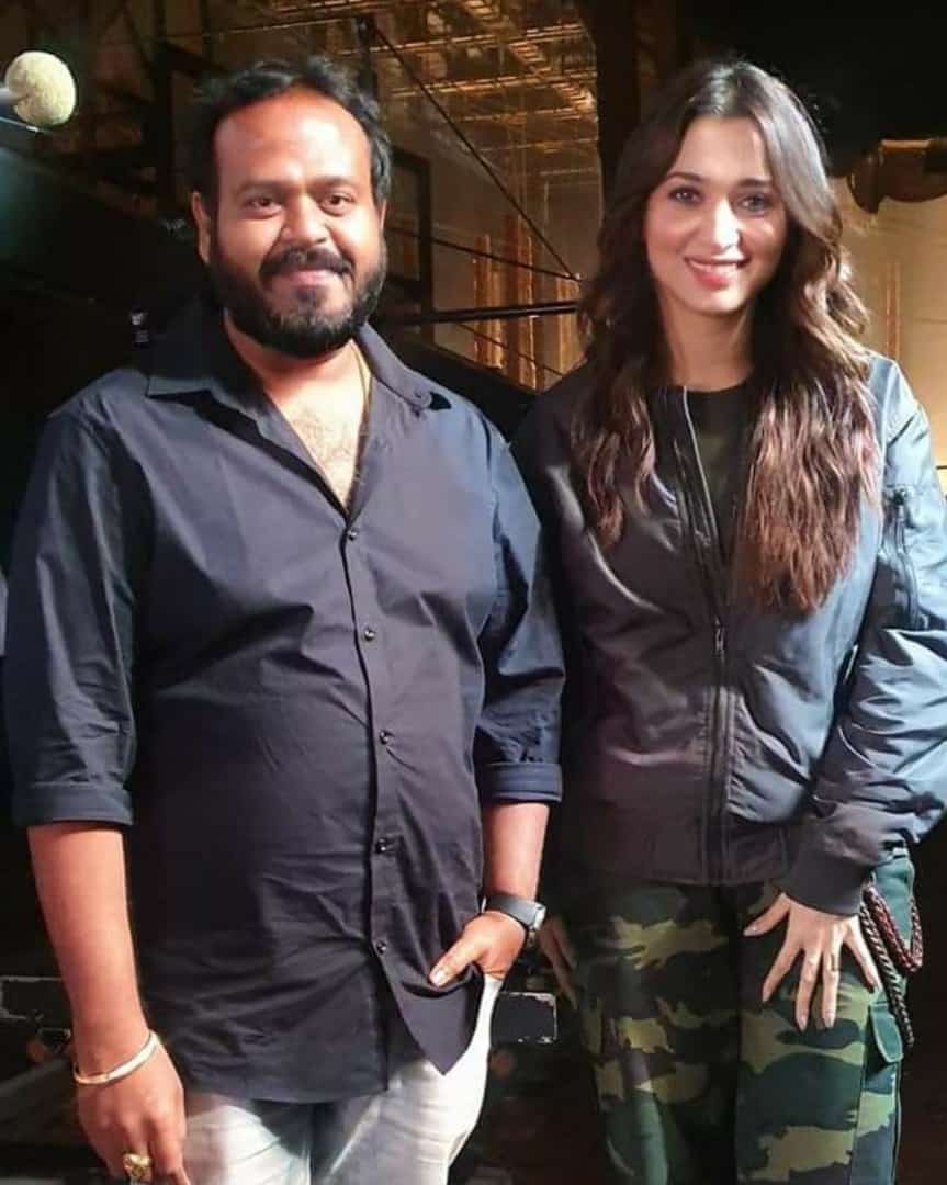 BengaluruMBFC's tweet photo. Item song shoot done 👍

#SarileruNeekevvaru #MaSSMB #MaSSMBMondays #SuryudivoChandrudivo #SLNSecondSingle @urstrulyMahesh https://t.co/kbsBs7JGBE