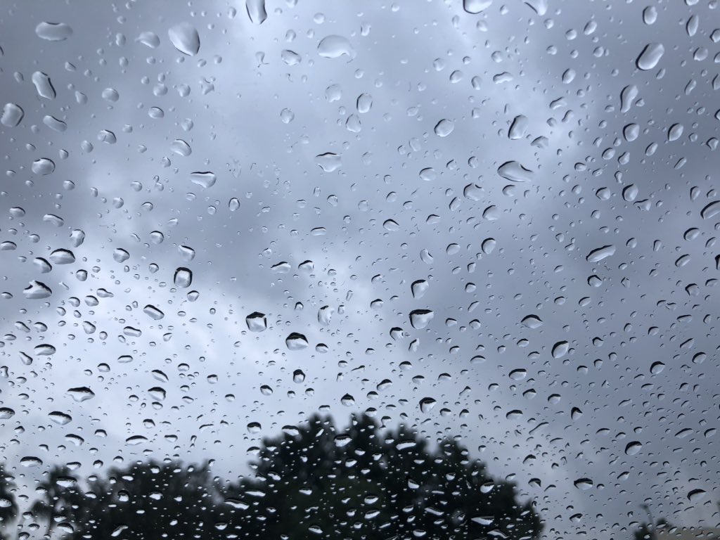 lavleeferlenssi's tweet photo. Raindrops 💦 #WeatherInDoha I heard that there was hail in Messaeid yesterday ❄️ Cool! #LetItGo 😄 #WeatherWeatherLangYan #WinterInDoha #GoodMorningDoha Welcome to the participants of #ClubWC ⚽️ #ClubWC2019 https://t.co/McCAOUKRGQ