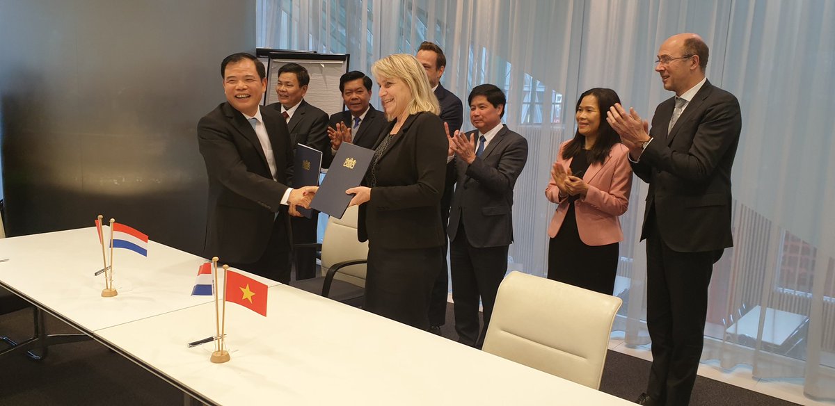 HarmHaverkort's tweet photo. Inspiring Strategic Partnership meeting NL-Vietnam with @MSonnema and the VNse minister of Agriculture Mr. Cuong. https://t.co/efEqQGNkb5