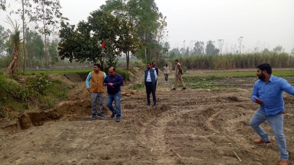 DKhatauli's tweet photo. Village Hussainpur Bhopada me Kali Nadi ka measurement karakar land khali karaya https://t.co/ghGsyDq6yY flag bhi lagaya Gaya. https://t.co/eGSIzlDQh0