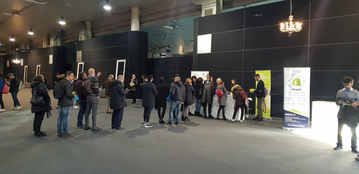 Ediconfcom's tweet photo. 🚩 #BoostwithFacebook continua il suo roadshow con la tappa di Padova!
Anche oggi formazione gratuita e diretta alle aziende che vogliono utilizzare i social network per sviluppare il proprio business.
@Ediconfcom @Facebook @ConfcomGIPadova https://t.co/3Oo4iPBiA5