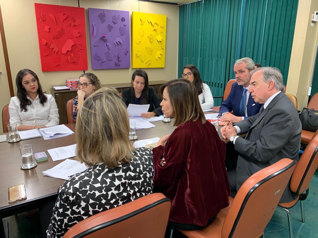 somosfonif's tweet photo. O FONIF e os deputados federais Bibo Nunes e Dorinha se reuniram com representantes dos Ministérios da Economia e da Educação nesta terça (10). O objetivo do encontro foi esclarecer aos representantes do Executivo as dúvidas com relação ao PLP 134. https://t.co/VNORVG2vJq