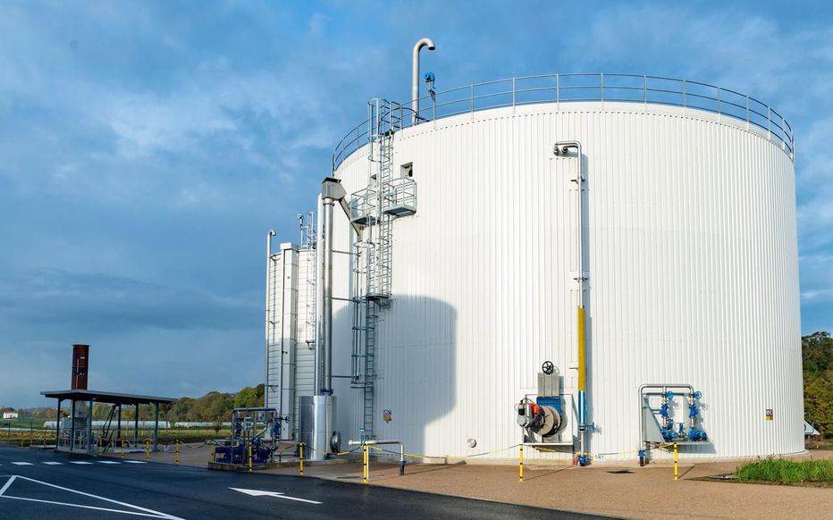 CUGPSEO's tweet photo. Une 1ère en @iledefrance : du gaz produit dans la station d'épuration des Mureaux par une unité de méthanisation et qui produira de quoi alimenter en eau chaude et en chauffage l'équivalent de 800 logements
https://t.co/d6TwcRh5Zk https://t.co/xok9wmfLNw