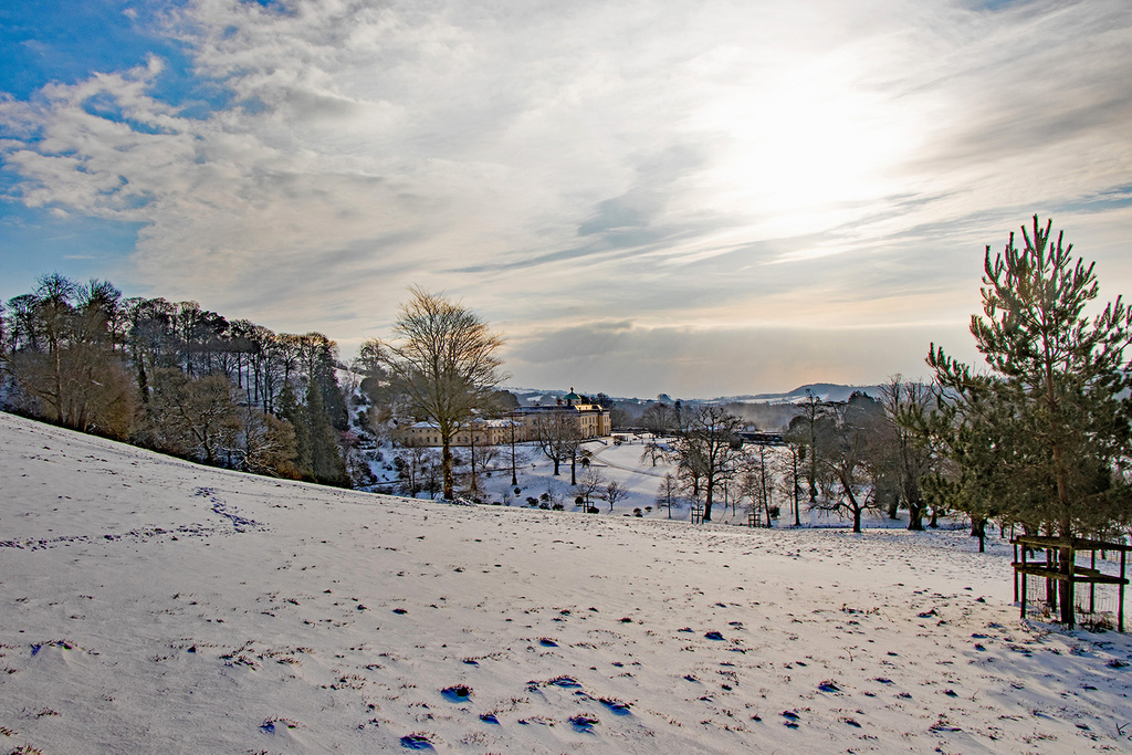 Castlehilldevon's tweet image. Snowy scenes at Castle Hill - blow the cobwebs away with a walk around our gardens, the views are outstanding even at this time of year.⁠
⁠
#winter #devonviews #castlehillestate #castlehillgardens #winterwalks #snowydevon #dogfriendlywalks