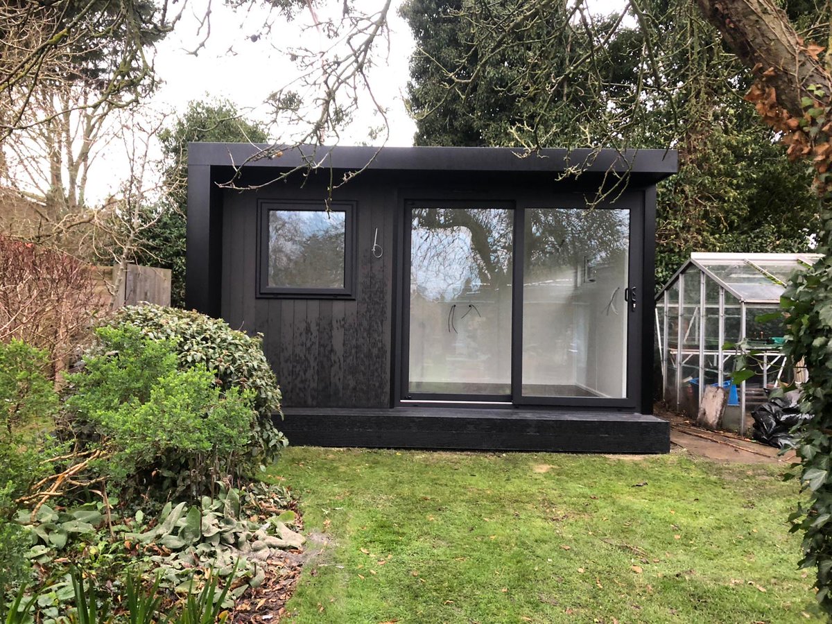 gardenofficeuk's tweet photo. This TGO3 looks perfect in contrast to this garden space 🖤

TGO3 | 4m x 2.5m | Starting from £15,745 including base installation and VAT

Find out more here

https://t.co/DHl5KPkhJM

#OfficeSpace #officedecor #home #homedesign https://t.co/08Sqv3nb4h