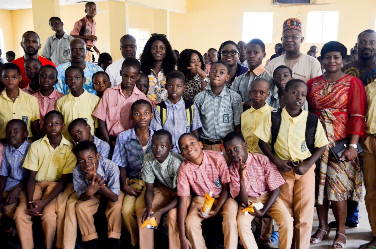 readandreaporg's tweet photo. Impacting leaders...
#ReadAndReap
#RARE
#CareerDay
#Impact2019 https://t.co/dnt0Z90MBs