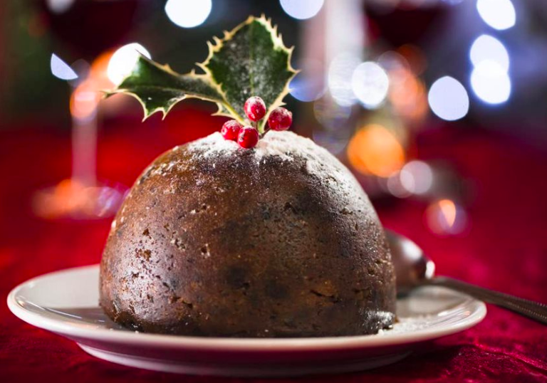 tcdglobal's tweet photo. Day Six - "You know it's Christmas at Trinity when The Buttery prepares delicious Christmas food for everyone to enjoy and get into the Christmas spirit." What's your favourite comfort food? #TCD12days #StudyAtTrinity 🎄🍰 @TCDGlobalRoom @TCDbites https://t.co/nPYuMyPymt