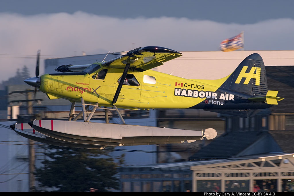 ElectricVTOL's tweet photo. Exclusive photos by VFS member Gary Vincent capture the Harbour Air #eCTOL first flight milestone: "@HarbourAirLtd and @MagniX Announce Successful Flight of World’s First Commercial #ElectricAirplane". Learn more: 
https://t.co/D6X3qGcp99
Photos are free to use only with credits. https://t.co/LT3iKVZfPM