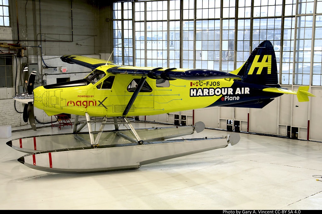 ElectricVTOL's tweet photo. Exclusive photos by VFS member Gary Vincent capture the Harbour Air #eCTOL first flight milestone: "@HarbourAirLtd and @MagniX Announce Successful Flight of World’s First Commercial #ElectricAirplane". Learn more: 
https://t.co/D6X3qGcp99
Photos are free to use only with credits. https://t.co/LT3iKVZfPM