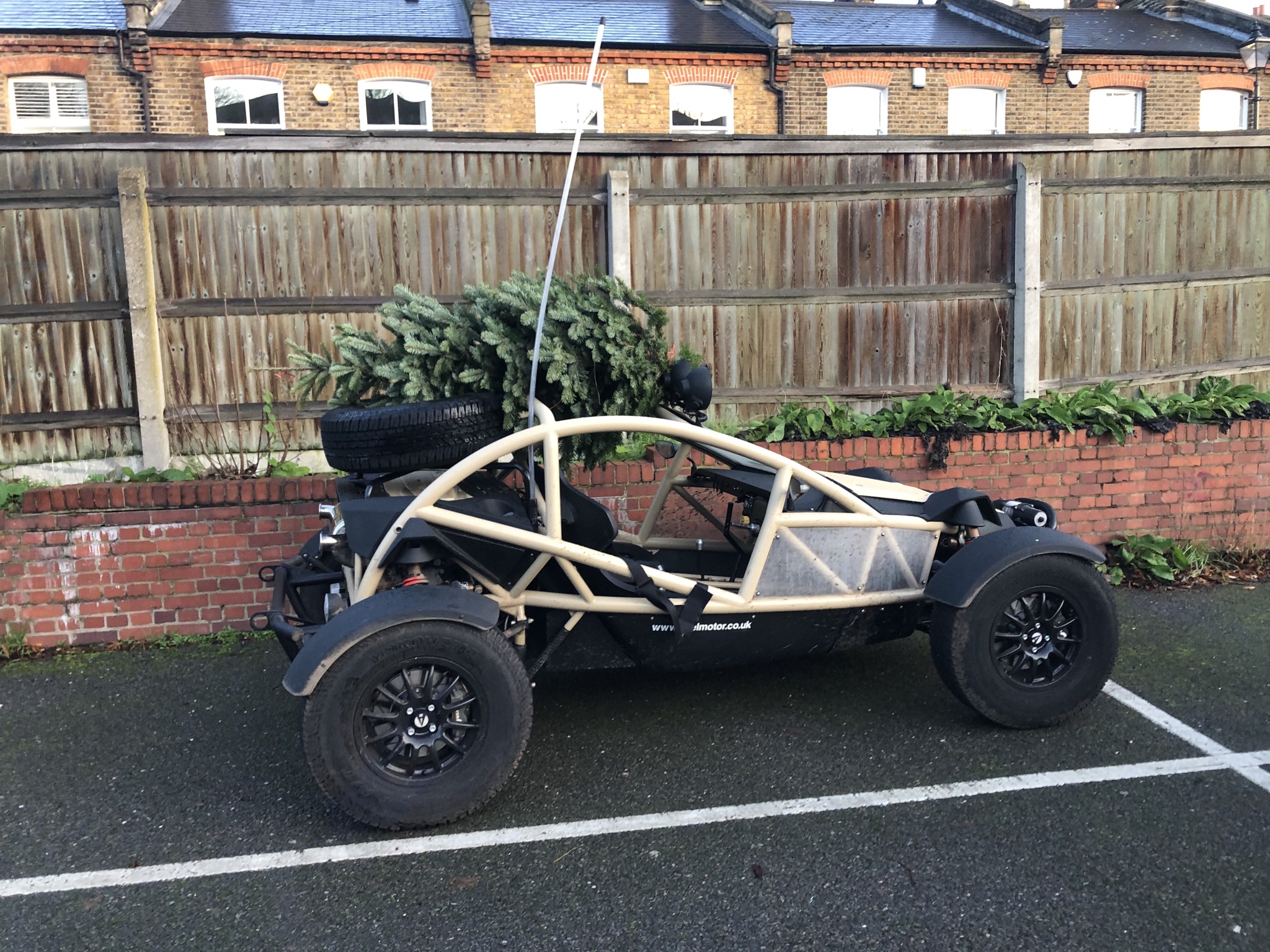 paul-lomax-on-twitter-just-an-ariel-nomad-in-blackheath-station-car