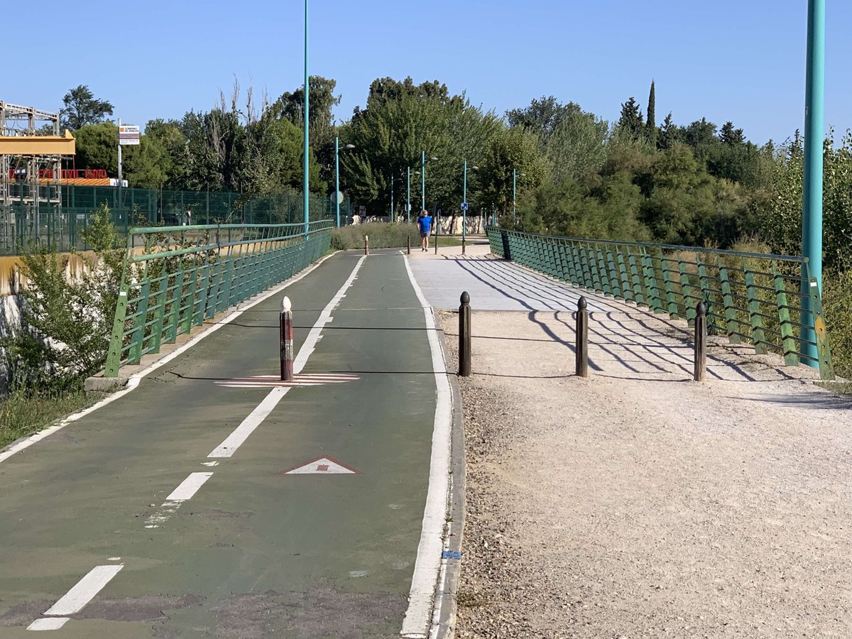 Para cuando solventar los pivotes EN MEDIO del #carrilbici del 
puente de  la Elevadora Ebro La #Almozara #Zaragoza
<a href="/zaragoza_es/">AyuntamientoZaragoza</a> , <a href="/policiazaragoza/">Policía Zaragoza</a> , <a href="/ZGZDenuncia/">Zaragoza Denuncia</a>
<a href="/ZGZenbici/">Zaragoza en Bici</a> , <a href="/Bicicleto_ZGZ/">ⓑιcιcletⓞ</a>
<a href="/ZgzEndosruedas/">Zaragoza EnDosRuedas</a> , <a href="/Bicicleto_ZGZ/">ⓑιcιcletⓞ</a>
<a href="/zgzciudadana/">Zaragoza Ciudadana</a> <a href="/SoydeZaragoza/">Soy de Zaragoza</a>
<a href="/heraldoes/">Heraldo de Aragón</a>, <a href="/aragonradio/">Aragón Radio</a>
