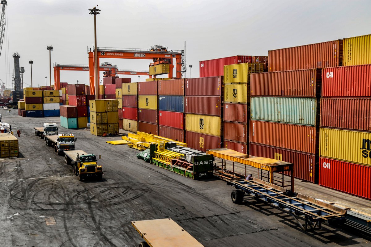 SifaxGroup's tweet image. Third-party delivery trucks waiting for pick up. 
.
.
#sifaxgroup #terminaloperator