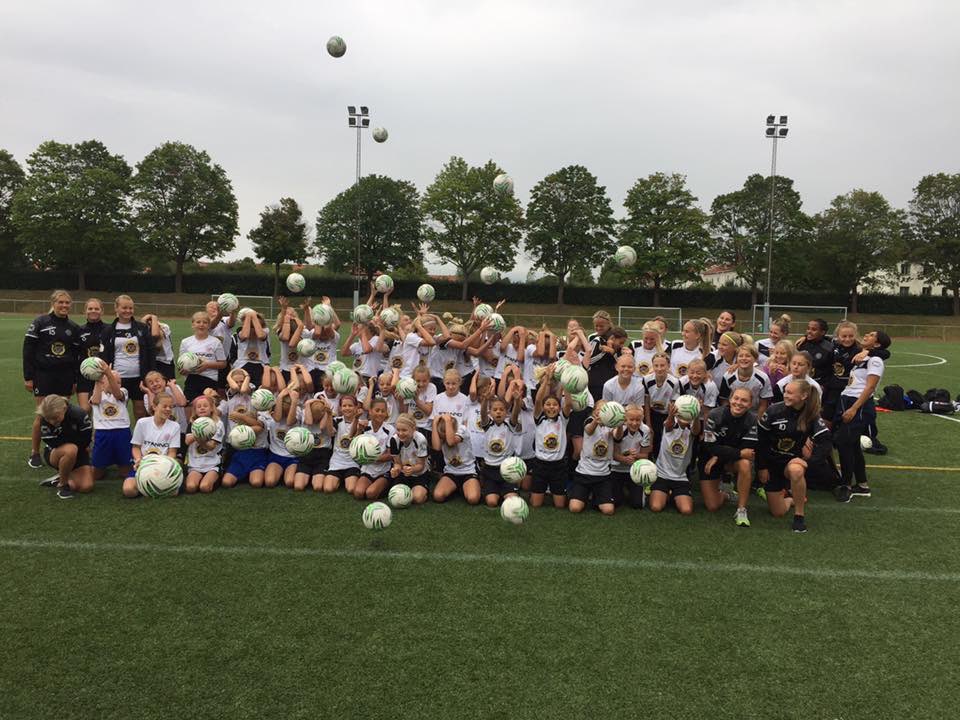 uppsalafotboll's tweet photo. Tack alla inblandade och ett extra tack till HSB,
Utan er hade inte detta fotbollslägret kunnat ske!
#ikuppsalafotboll #julkalender #zellout #hsbuppsala #hsbcamp https://t.co/DKb6hKkNBx