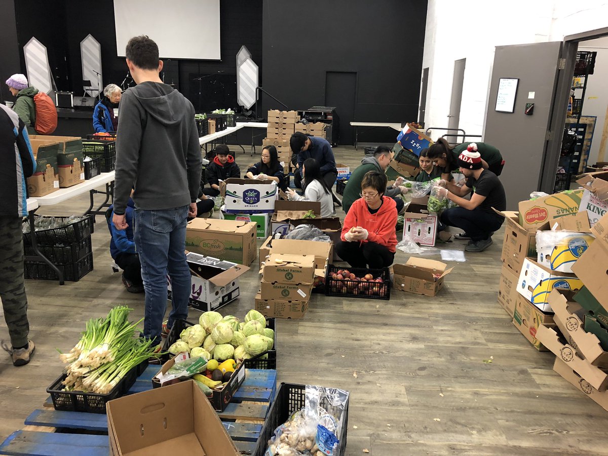 December is the month of giving back. Tonight we sorted through and distributed donated groceries to low-income families in East Vancouver. I challenge everyone to participate by doing at least one good deed this month! #foodforfamilies @RickChou_TD <a href="/AndyCribb_TD/">Andy Cribb</a> <a href="/JuliaKelly_TD/">Julia</a>