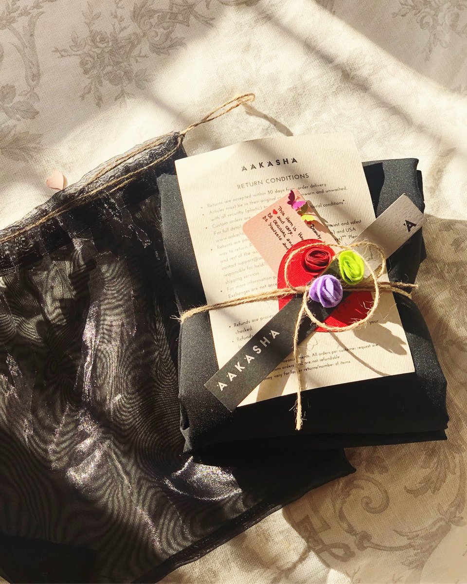 sincerelyysnews's tweet photo. Black Friday何か買いましたか？？ブルガリアから届いたワンピース着るのが楽しみです🇧🇬
How was your Black Friday this year?
#aakasha #blackfriday https://t.co/bvmPdLEXQ7