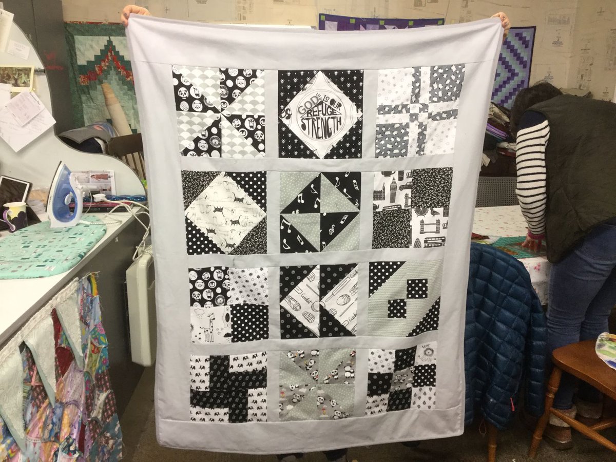 sallyannsews's tweet photo. #patchworkworkshop #patchworknotts #craftybetty
Sheila has finished her grandson’s quilt. I think it’s gorgeous. 🙂
https://t.co/PNfSIwc50k https://t.co/hzg3aRcuS7