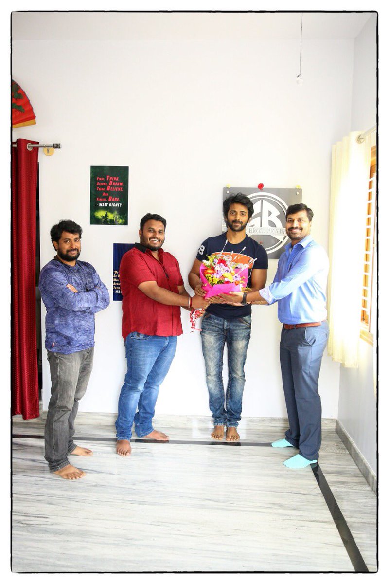 cineloka's tweet photo. #HistoricalHit #Kurukshetra’s Associate Director #SubhashChandra’s Directorial Debut *ing #Panchatantra Fame #VihaanGowda

Songs Penned by Dr @nallanagendra &amp; #JayantKaikini 😎

Producers: #Manjunath-#Rajendra 
Music by #SureshRaj 
Editor : #Sunil

#GreatBrosPictures #Cineloka https://t.co/kdqtQXSfEm