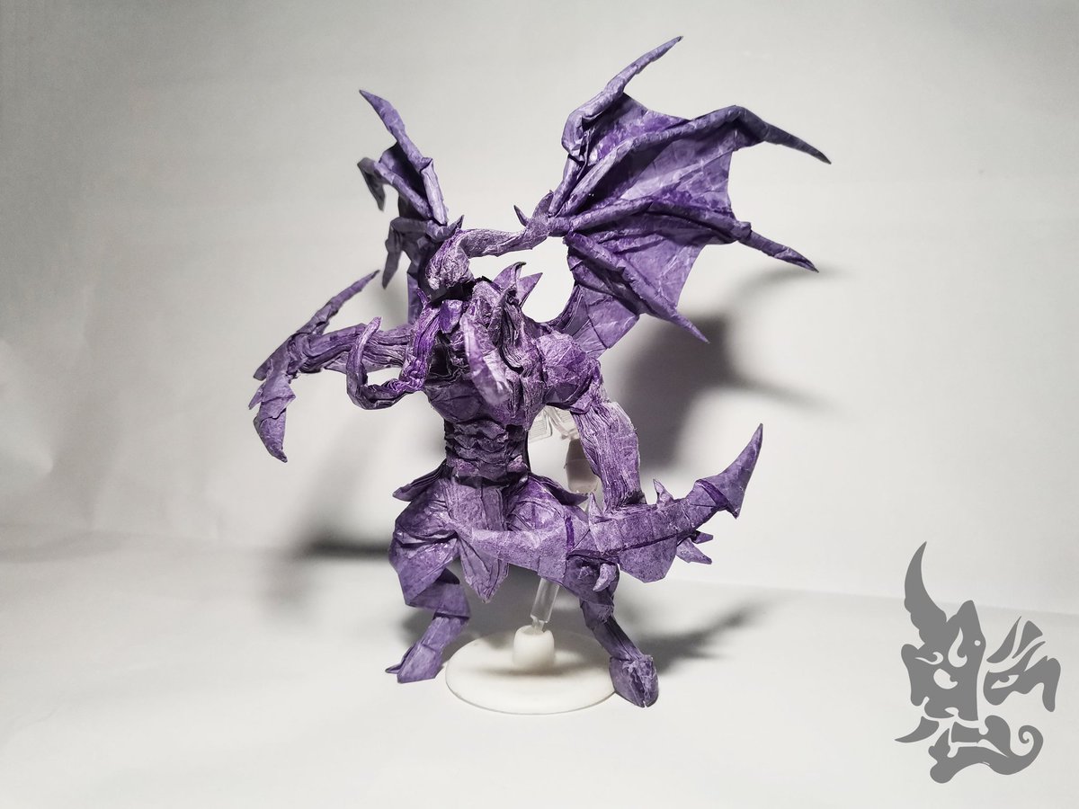 IydQg4CSkDnF5nQ's tweet photo. 伊利丹by秦坤，正方形一纸
#折り紙 #折り紙作品 #origami  #Illidan Stormrage#World of Warcraft #伊利丹 #魔兽世界 https://t.co/IazKQ1qi5S