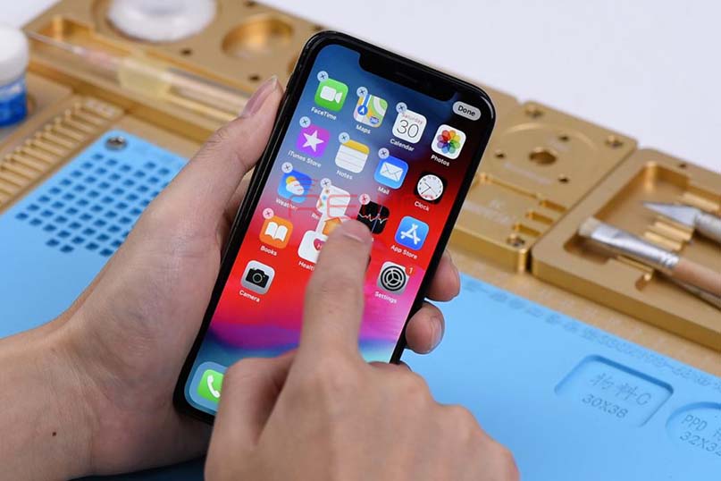 rewatechnology's tweet photo. What you will do when your iPhone X touch screen not working?🤔
A: Replace with a new display assembly
B: Check the original display assembly
C: Replace with a new display assembly then check the original display assembly
#REWA #iPhoneX #touchscreen #touchscreennotworking https://t.co/fW5V2EYnjK