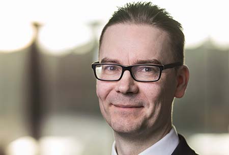 Nykyisistä nuorista naisista jopa joka kymmenes voi elää satavuotiaaksi. Jos tulevaisuudessa eläkkeelle jäädään noin 70-vuotiaina, eläkettä nautittaisiin yli 30 vuotta. Riittävätkö rahat? Blogissa <a href="/HannuNummiaro/">Hannu Nummiaro</a>.  taloustaito.fi/blogit/hannu-n…