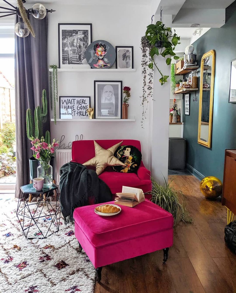 DC_DesignCafe's tweet photo. Neutral colours are safe but a few bright pops of Color add #happyvibes to a space. How often do you break out of your comfort zone and pick something bright for your home?
Image: @agi_at_59
#livingroomdecor #pinkcouch #homeandliving #goodtimes #goodhomes #apartmenttherapy https://t.co/Zsk3XBEhy0