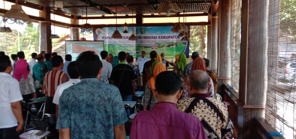 Budihartantho's tweet photo. Rapat Koordinasi Tim Inovasi Kabupaten (TIK) Kab. Trenggalek tgl. 10 sd 13 Desember 2019. Dengan agenda Evaluasi Kegiatan PID Tahun 2019
#ProgramInovasiDesa2019
#tppitrenggalek
#tppijawatimur
@jokowi
@halimiskandarnu
@budimuni98
@taufikmadjid71
@anwsanusi
@AndryDewantoAh1 https://t.co/VantrIH8QR