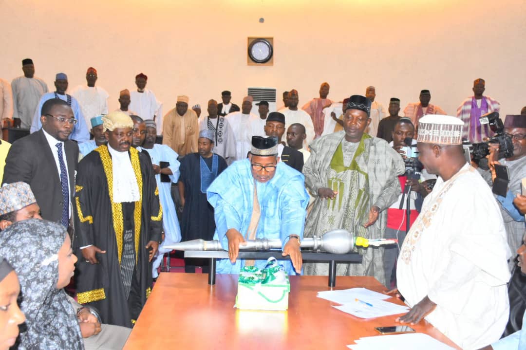 HKauran's tweet photo. Executive Governor,Bauchi State.
On 10th Day of December, 2019
HE @SenBalaMohammed presented the 2020 Proposed Budget of Over 167 billion Naira to Bauchi state House of Assembly. The Budget is tagged " Renewal of Hope Budget. https://t.co/h4kYan6BDh