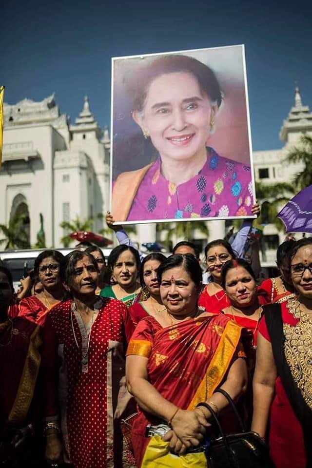 phyu_4's tweet photo. Did everyone see theses photos?🥺 Theseare prayers in each religion ❤️ The truth will never dies ❤️ That is the truth 💖 we stand with our leader Daw Aung San Su Kyi ❤️#WeStandWithYouAungSanSuKyi https://t.co/FGcUrX1HMe