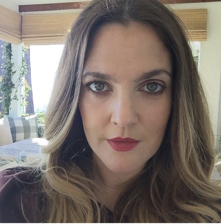 Michaaelaa17's tweet photo. I get told I look like Drew Barrymore constantly so here is the evidence I’ve compiled ❣️Doppelgängers? @DrewBarrymore #celeblookalike https://t.co/4FGnHpy8lv