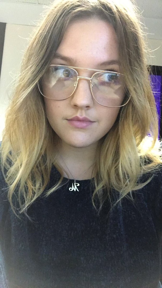 Michaaelaa17's tweet photo. I get told I look like Drew Barrymore constantly so here is the evidence I’ve compiled ❣️Doppelgängers? @DrewBarrymore #celeblookalike https://t.co/4FGnHpy8lv