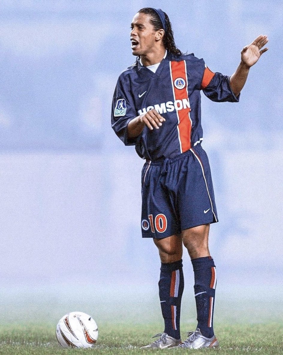 Footballtweet's tweet photo. PSG days. 👀 https://t.co/cUHXK1vUg5