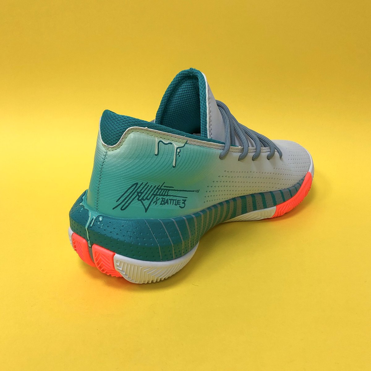 melonkicks's tweet photo. UNDER ARMOUR.
CURRY 3ZERO.
"SPLASH"
@Bskt_Revolution 
@UnderArmour 
@UnderArmourES 
#melonkicks #customshoes #customkicks #basketrevolution #undearmour #battle3UA #uabasketball #curry #curry7 #curry3zero #curryshoes  #qualityoverquantity #alcobendas #basketball #drips #dripteam https://t.co/aFmkx4bnJ5