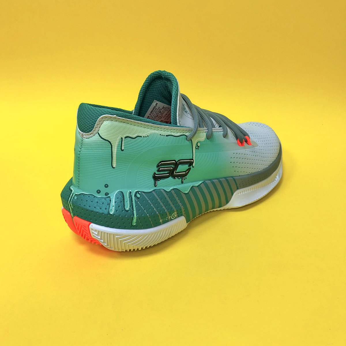 melonkicks's tweet photo. UNDER ARMOUR.
CURRY 3ZERO.
"SPLASH"
@Bskt_Revolution 
@UnderArmour 
@UnderArmourES 
#melonkicks #customshoes #customkicks #basketrevolution #undearmour #battle3UA #uabasketball #curry #curry7 #curry3zero #curryshoes  #qualityoverquantity #alcobendas #basketball #drips #dripteam https://t.co/aFmkx4bnJ5