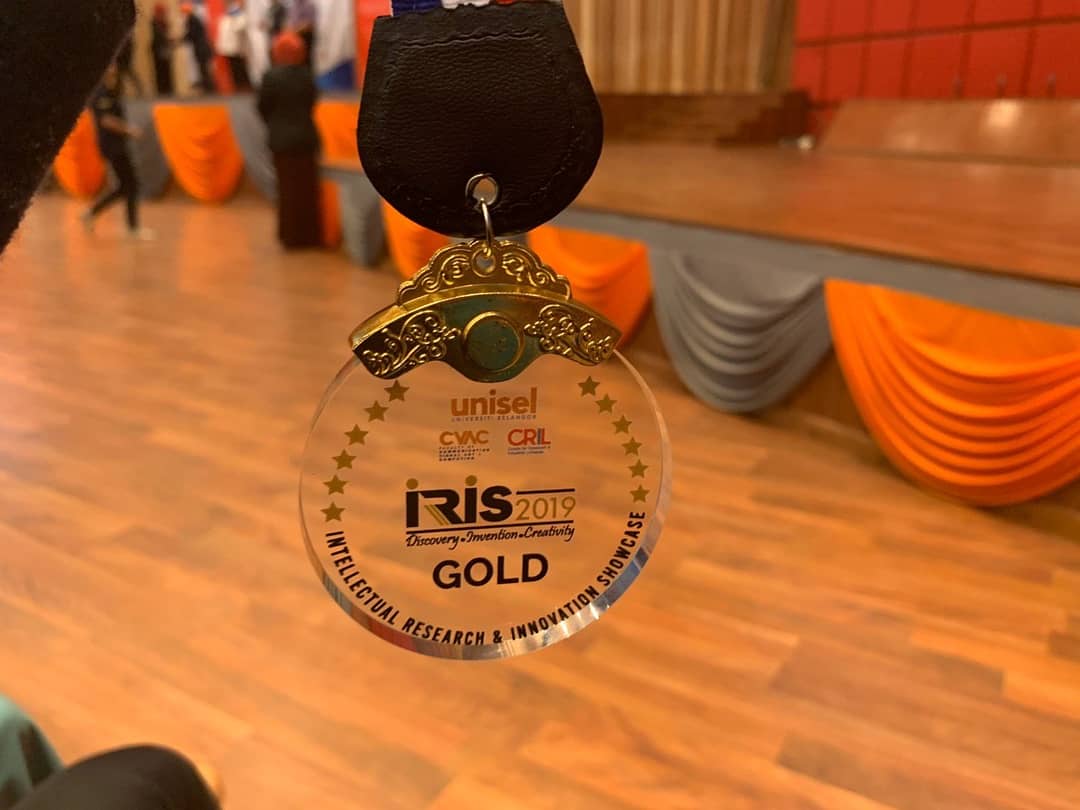 MuhammadFatrim's tweet image. ALHAMDULILLAH. Kisah semalam di UNISEL. Menang GOLD! Terima Kasih juri, rakan-rakan dan supervisorku atas sokongan serta bimbingan. UiTM manage to win 2 GOLD, 2 SILVER and 2 BRONZE. 😍

Sangat UNEXPECTED!

#IRIS2019 #UITM #UNISEL