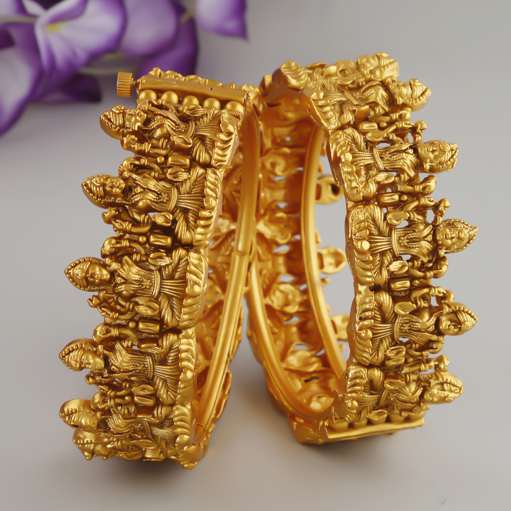 AnuradhaArts's tweet photo. This wedding season Anuradha Art Jewellery offers designer gold plated bangles at best price. Hurry!! Limited Stock Alert!
Get it now:https://t.co/9Fp2h9vcX1
-
-
-
-
-
-
-
-
-
-
-
#traditionalbangles #goldfinishbangles #templedesignbangles #fashion #panipat #patipatniaurwoh https://t.co/KPwl6YDOC8