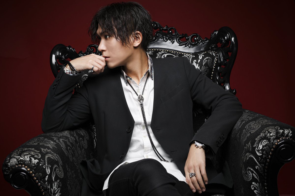 ホストの先生 悩み相談どんなdmも絶対返します Tren Twitter 新しくできた宣材 これが アラフォーホストの色気 イケメン過ぎるアラフォー バチェラーホスト ミスターセクシー