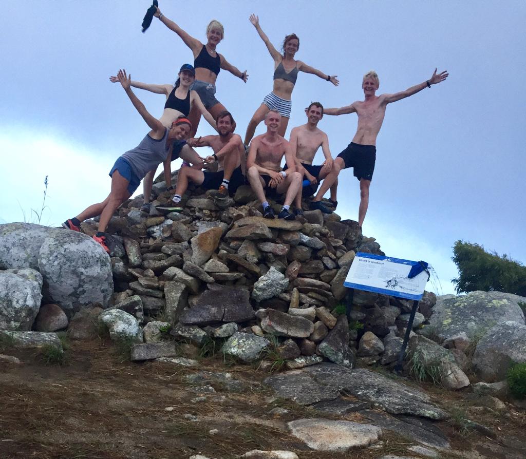 Dwarf_Mongoose's tweet photo. In a desperate bid to garner sympathy for 3 months spent in a tropical paradise, the Lizard Island research team carefully time their group photo. 🤔 Congratulations one & all on an outstanding field season.
@DrSteveSimpson #ProudSupervisors
#collaboration #cooperation #WhatSun https://t.co/z1lyUPzw3r