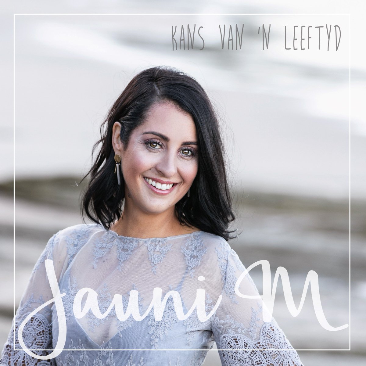 StarburstPromo's tweet photo. Luister uit vir @JauniM , 10H15 #OpKantoor met @QMusiek op @ifm102 wanneer hulle oor haar nuwe #KansVanNLeeftyd enkelsnit en musiekplanne gesels!
Op radio/aanlyn> https://t.co/Po3oy12wdU !
@AfrikaansM @sa_artists @AlishiavanDev @TheMarketingZoo https://t.co/6SGizXXVEN