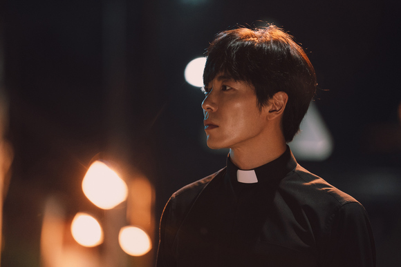 プレゼント】キム・ジェウク直筆サイン入り「客—ザ・ゲスト—」プレス