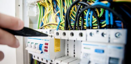 📢¡A T E N C I Ó N!📢

📝Es el mes de la #formación.

🎯CURSO MONTAJE Y MANTENIMIENTO DE INSTALACIONES ELÉCTRICAS DE BAJA TENSIÓN.
Cert.Profes. Nivel 2.

Inicio: 18/12/2019

Inscríbete 👉 bit.ly/FormaciónFOREM…

Más info: FOREMPV ELCHE
<a href="/forempv/">FOREM PV  | Contigo</a>

#CertificadosdeProfesionalidad