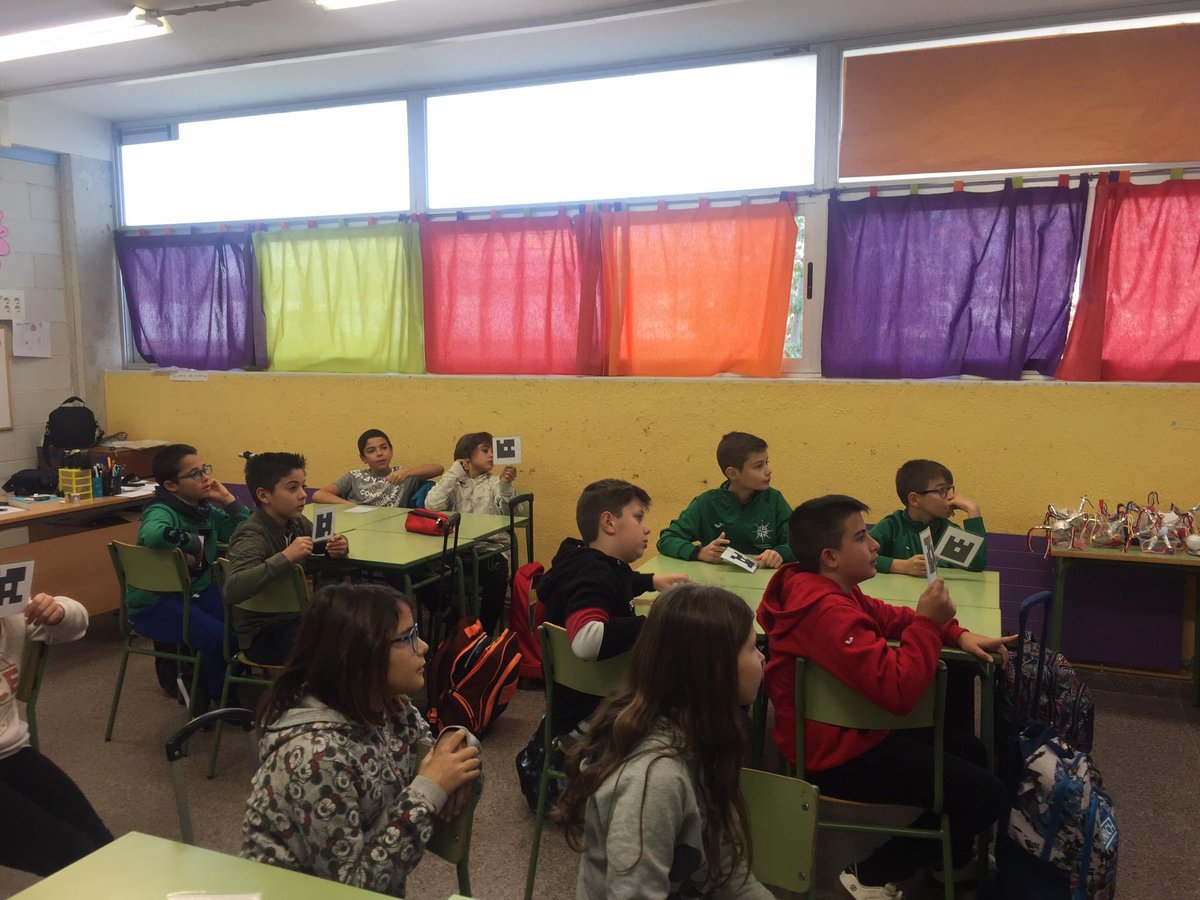 Escola Els Quatre Vents tweet media